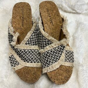 Lucky Brand Women's Black and Cream Woven Sandals